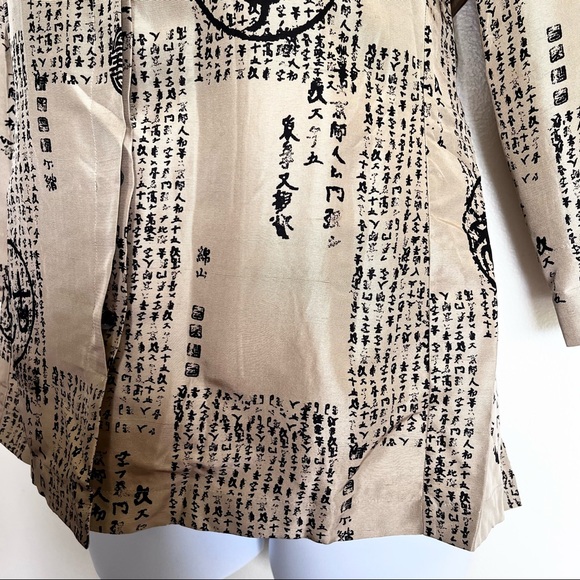 Vintage 100% Silk Printed Blouse Beige & Black Large - Picture 4 of 11